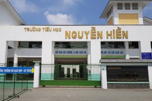 Nhiều phụ huynh ở thuộc lớp ở khối 2, Trường tiểu học Nguyễn Hiền, TPHCM kiến nghị, góp ý nhà trường về cô giáo thường đánh, phạt trẻ.